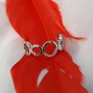 《NEW》Beautiful silver eternity ring